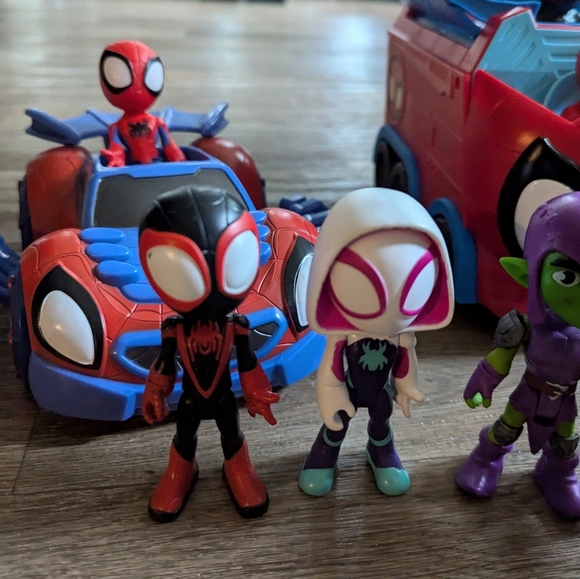 Spider-Man Action Figure Set with Vehicles Spidey and Friends Figurines - Picture 8 of 8